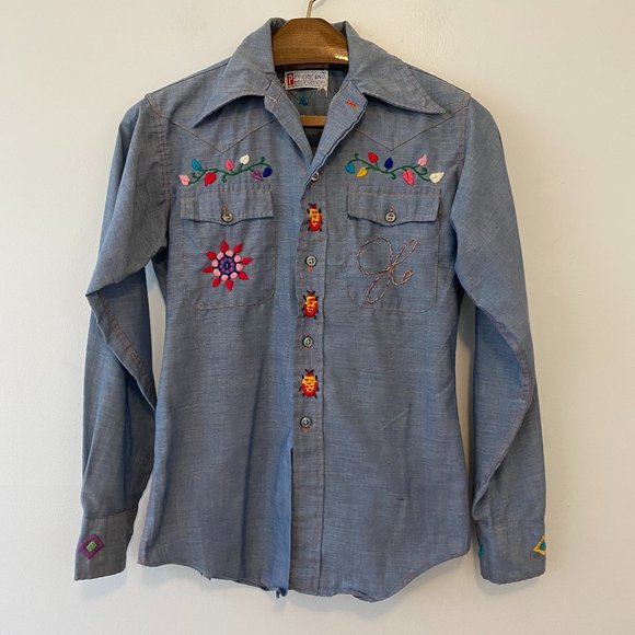 Vintage Tops - Vintage Permanent Press Embroidered Long Sleeve Button Shirt Womens Small
